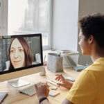 Mengupas 8 Peralatan Teknologi Komunikasi yang Tetap Relevan