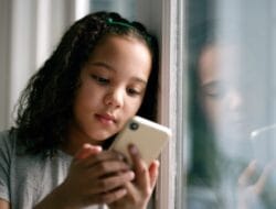 YouTube Soroti Dampak Aturan Pembatasan Usia Internet, Usulkan Pendekatan Berbasis Pengawasan