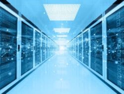 Raksasa Teknologi Bentuk Konsorsium Optical Scale-up untuk Gantikan Kabel Tembaga di Infrastruktur AI