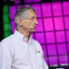 Geoffrey Hinton Peringatkan AI Tanpa Regulasi: Ancaman Nyata bagi Demokrasi Global 10 Geoffrey Hinton Peringatkan AI Tanpa Regulasi: Ancaman Nyata bagi Demokrasi Global