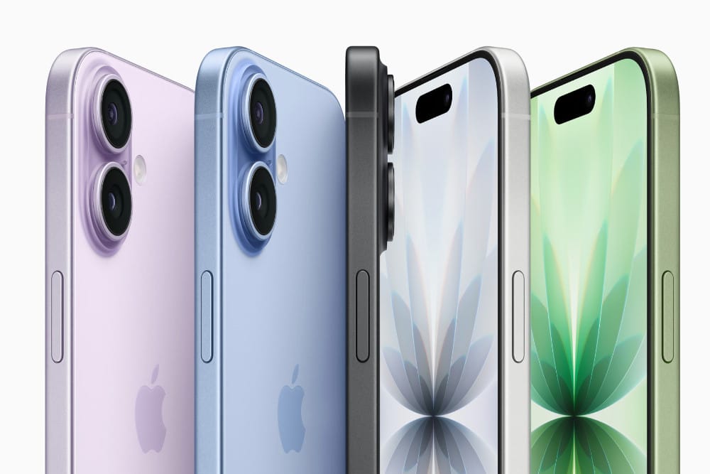 Daftar Harga iPhone 16 dan 17 Terbaru April 2026 1 Pasar iPhone di Indonesia membuka April 2026 dengan pergerakan harga yang tidak seragam. iPhone 16 standar justru mengalami kenaikan harga cukup signifikan, sementara sejumlah varian iPhone 16 Pro Max dan iPhone Air malah turun.