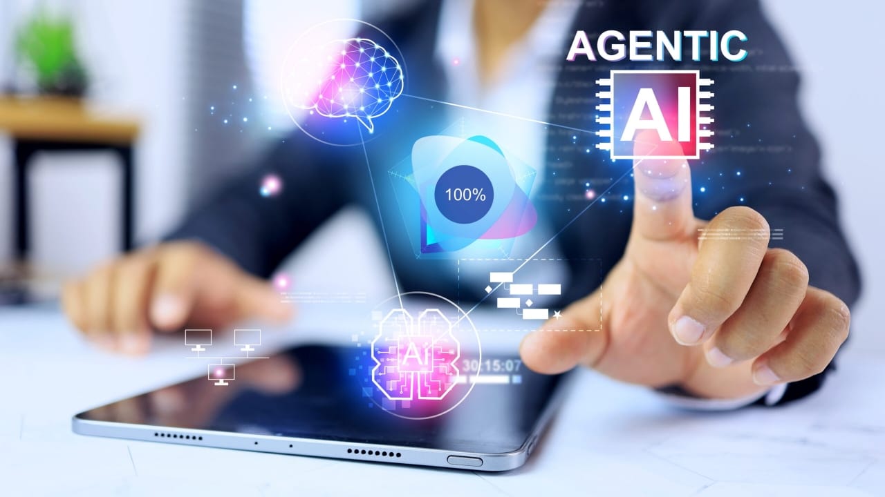 Bahaya Trendslop: Output AI yang Koheren tapi Kosong dari Keunikan Merek 1 Industri pemasaran global tengah menghadapi paradoks baru: alat kecerdasan buatan yang seharusnya mendorong diferensiasi justru menghasilkan keseragaman massal.