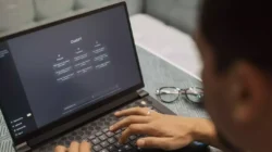 Riset Harvard Business School ungkap lowongan kerja repetitif turun 13% pasca ChatGPT, sementara permintaan skill analitis naik 20%.