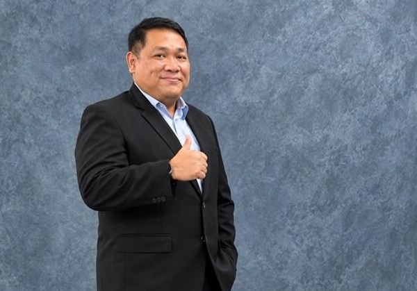 Lampu Jalan Pintar Buatan Dosen Unesa Mendeteksi Pejalan Kaki 41 Widi Aribowo, dosen Teknik Listrik Unesa, merancang lampu jalan pintar berbasis AI dan IoT. Ia juga masuk daftar 2% ilmuwan dunia Elsevier dan Stanford.