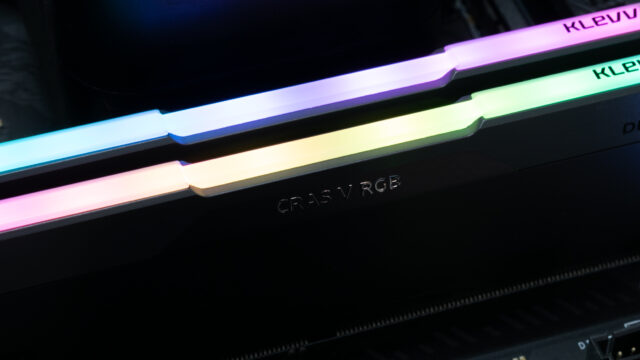 RAM DDR5 KLEVV CRAS V RGB PRIME menawarkan 6.000 hingga 8.000 MT/s, mendukung Intel XMP dan AMD EXPO, serta tersedia mulai November 2026.